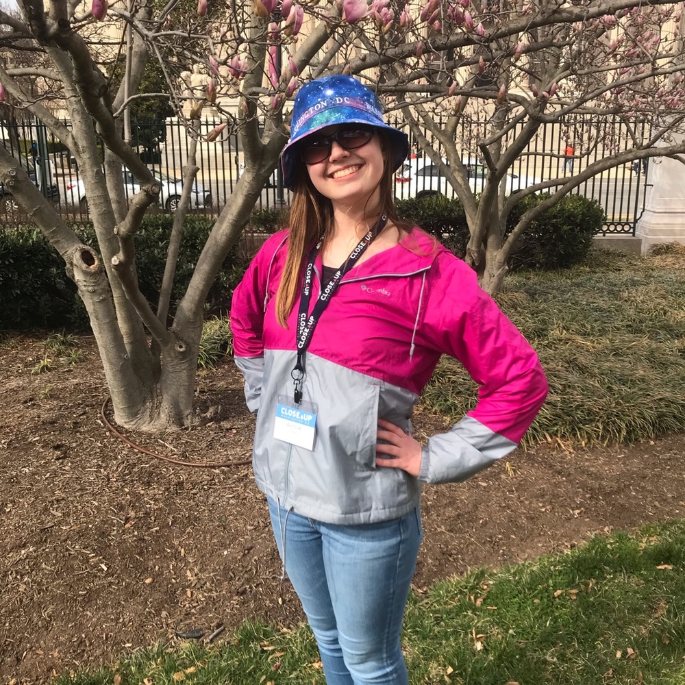 Meet your Posher, Alyssa